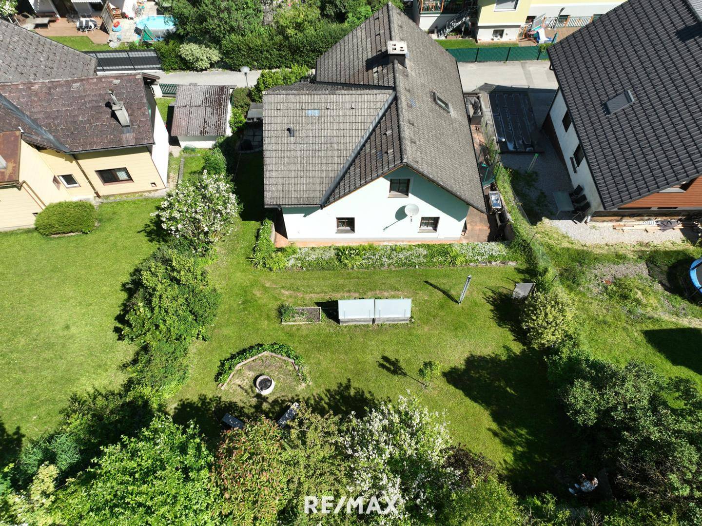 Einfamilienhaus mit Terrasse und Garage in erhöhter Lage