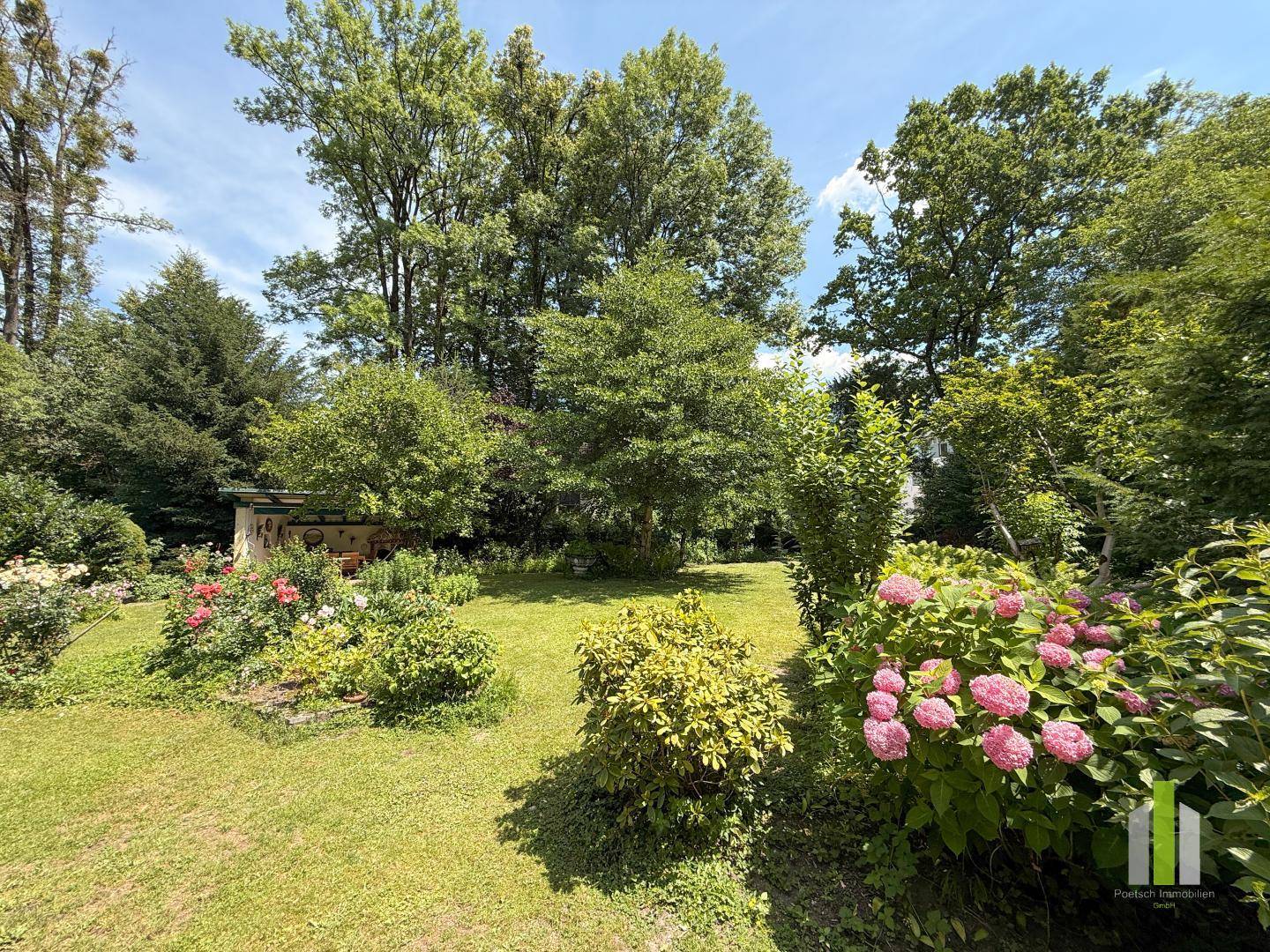 Charming Townhouse with Garden near the Old Town