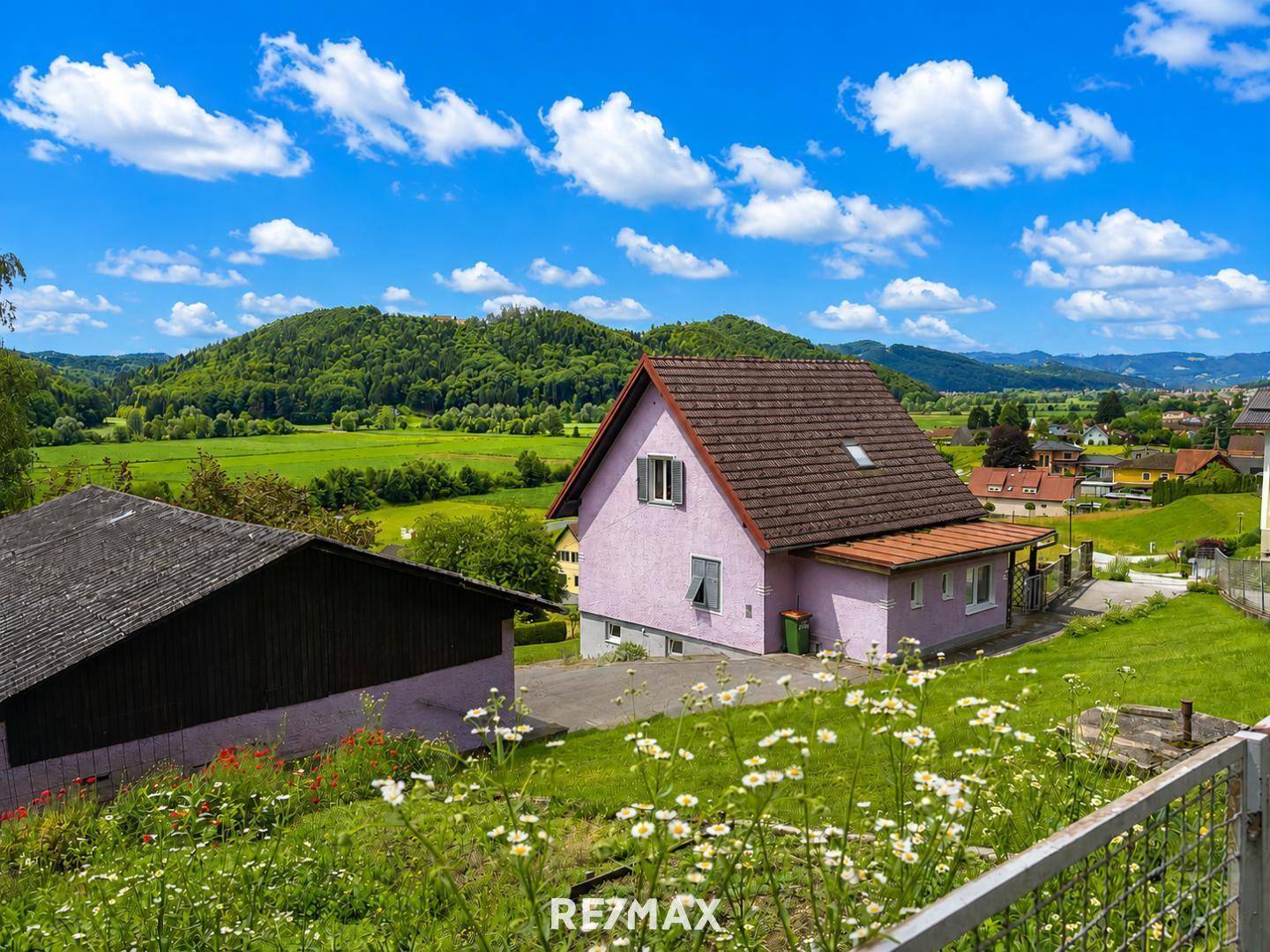 Charmantes Einfamilienhaus mit Blick über Weinberge