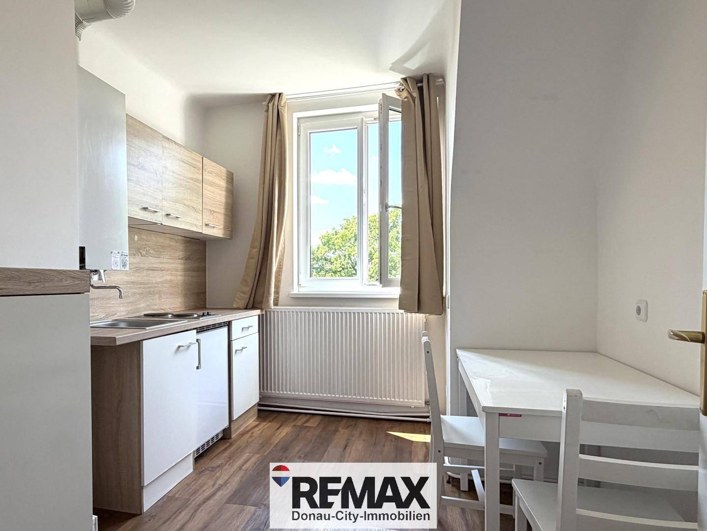 Ruhige Dachgeschosswohnung mit Dachschrägen und Innenhofblick