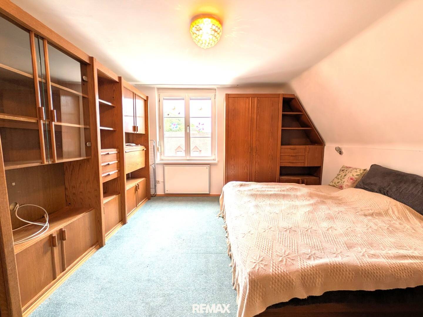 Wohnung im 3 Stock mit Parkplatz und separatem Schlafzimmer