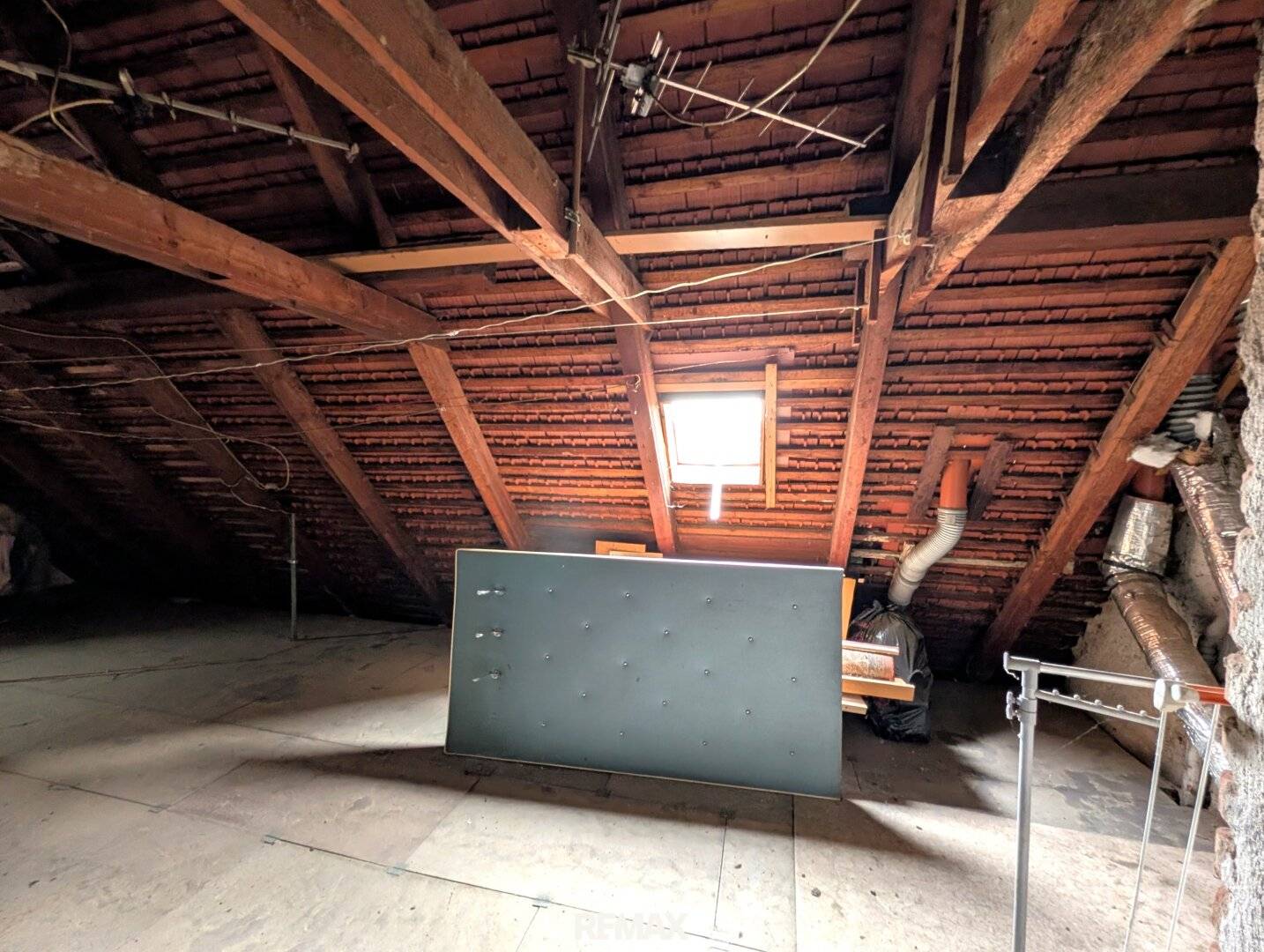 Wohnung im 3 Stock mit Parkplatz und separatem Schlafzimmer