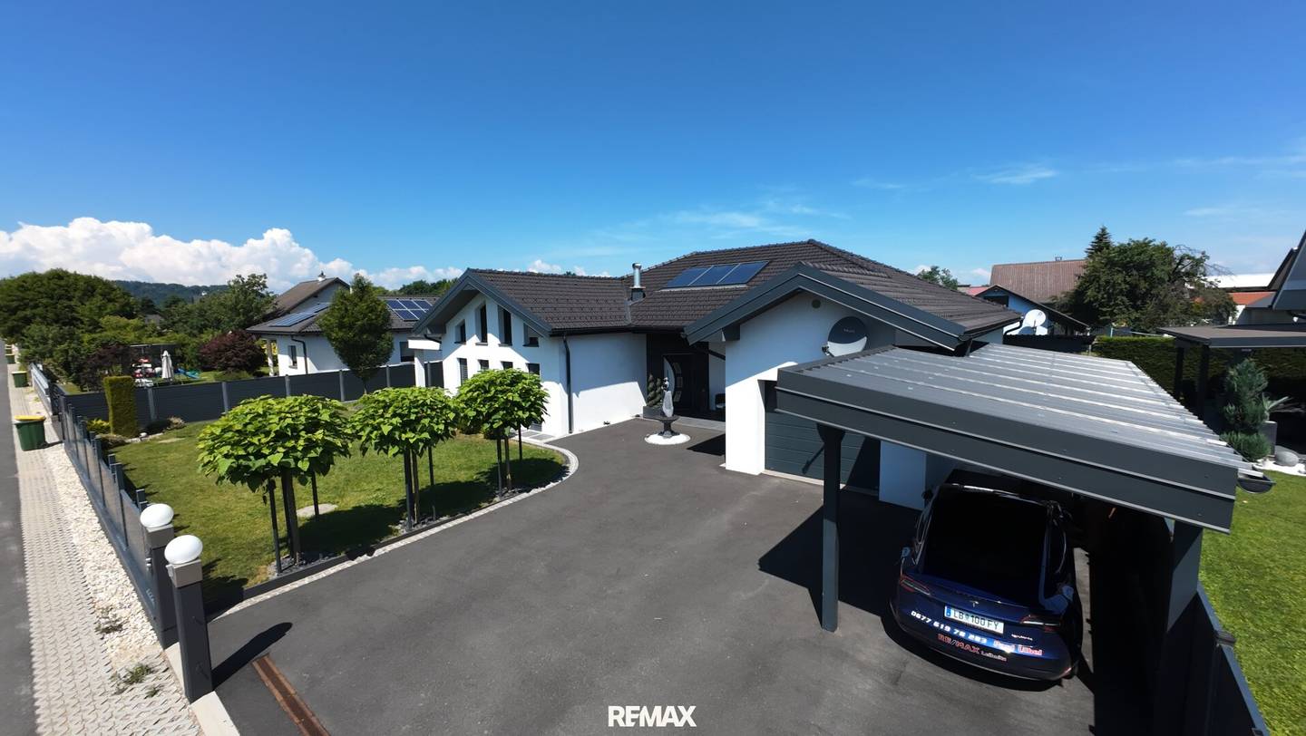 Bungalow mit Terrasse und Garage in Gralla