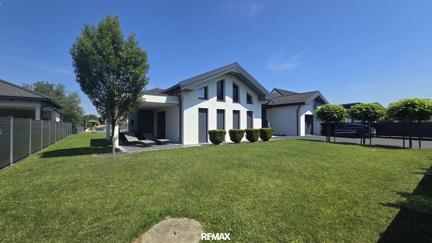 Bungalow mit Terrasse und Garage in Gralla