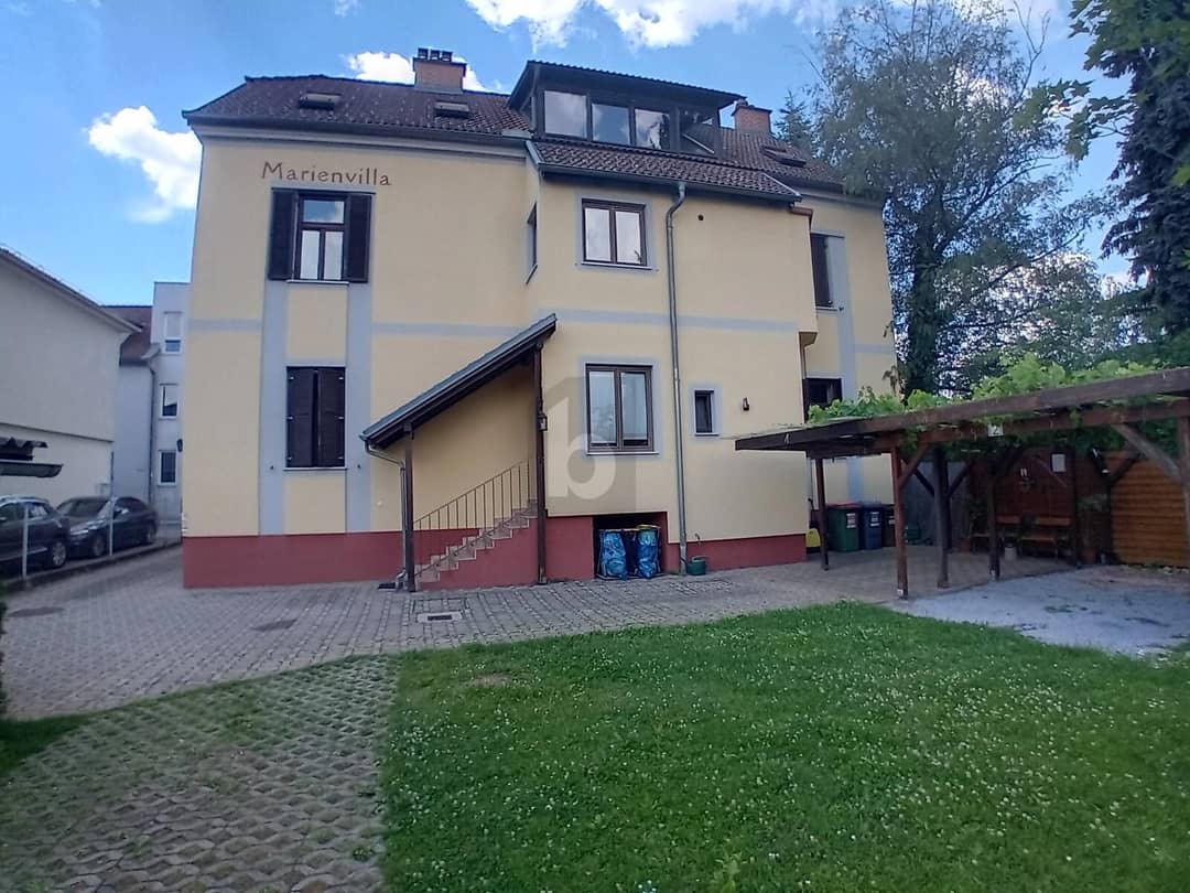 Renoviertes Zinshaus mit Garage und Kurzzeitvermietung