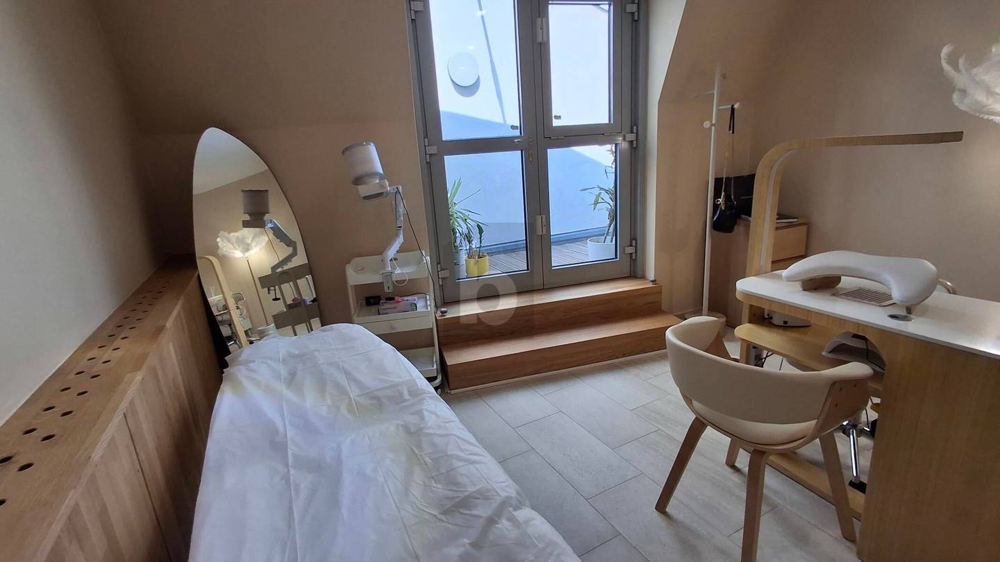 Nagelarbeitsplatz im modernen Beauty Center Wohnung