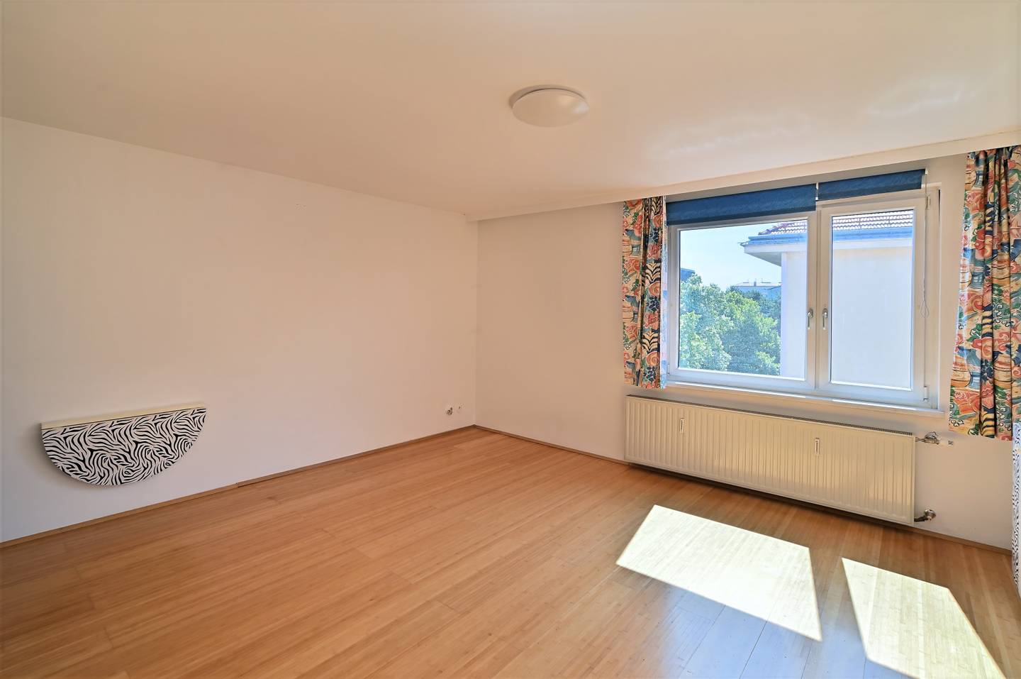 Garçonnière mit Kellerabteil nahe Fortunapark