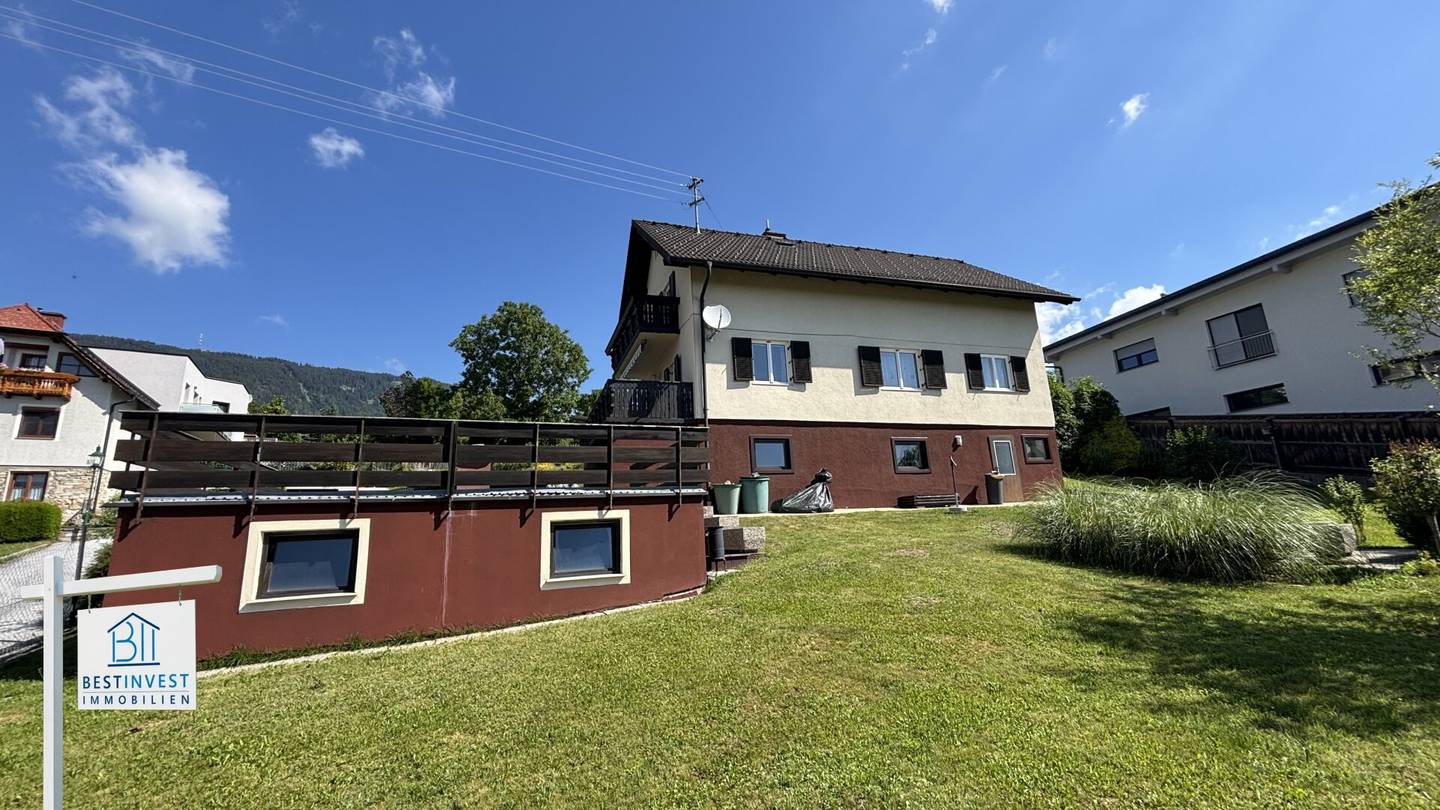 Großzügiges Haus mit Terrasse und Loggia und Fernblick