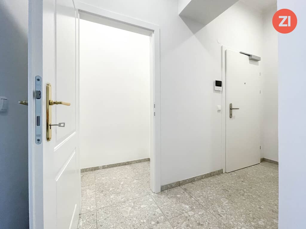 Renovated apartment with open kitchen near Musiktheater