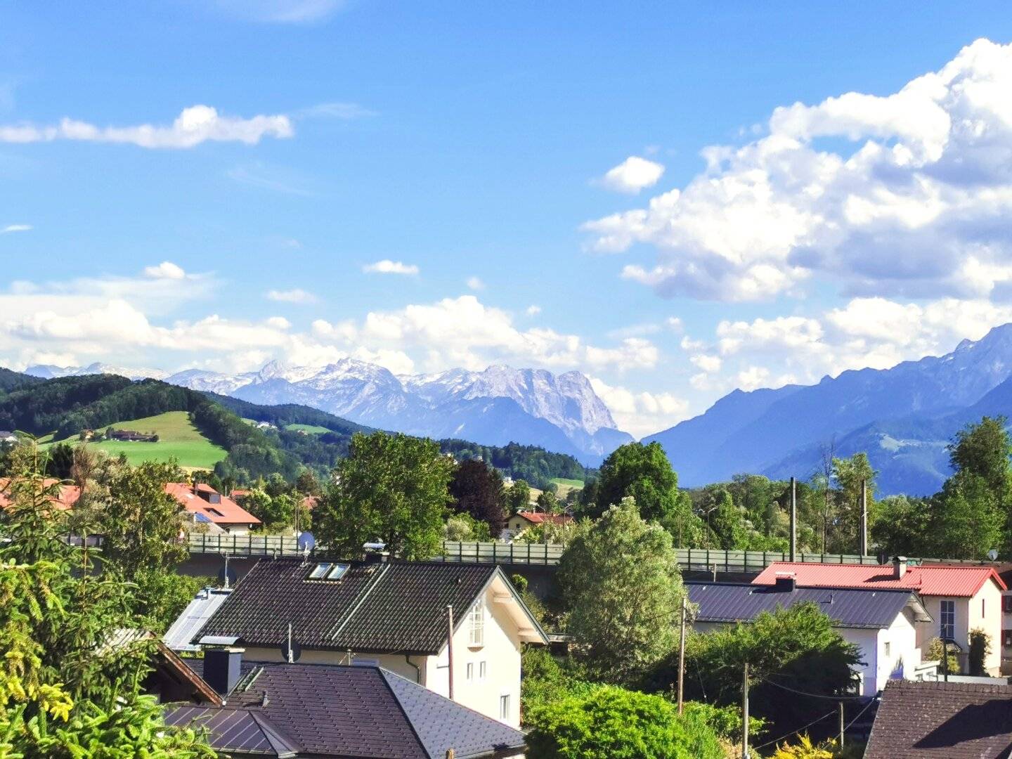 Apartment with mountain views by the Salzach