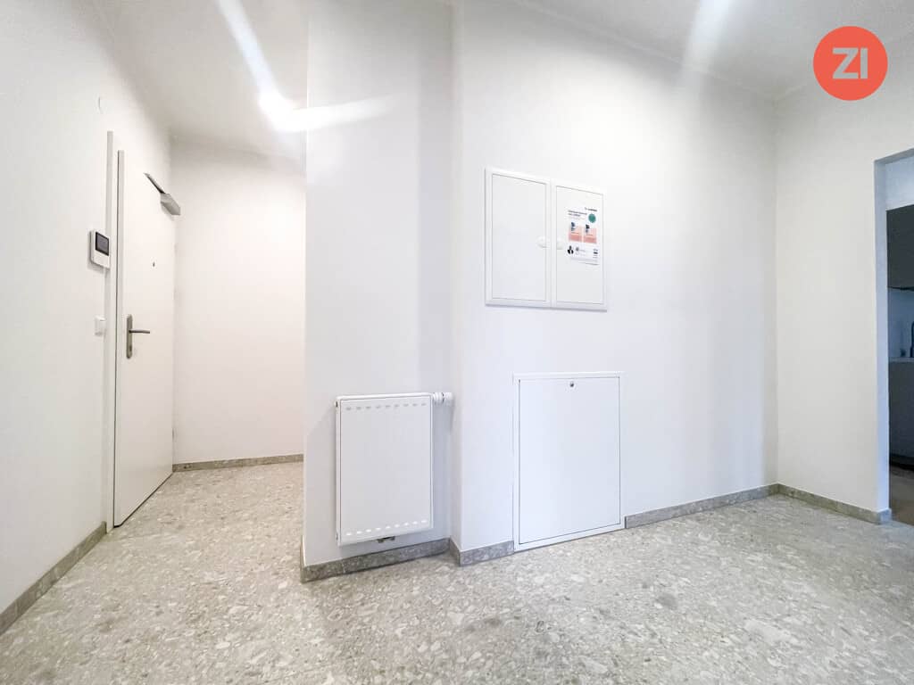 Renovated apartment with open kitchen in central location