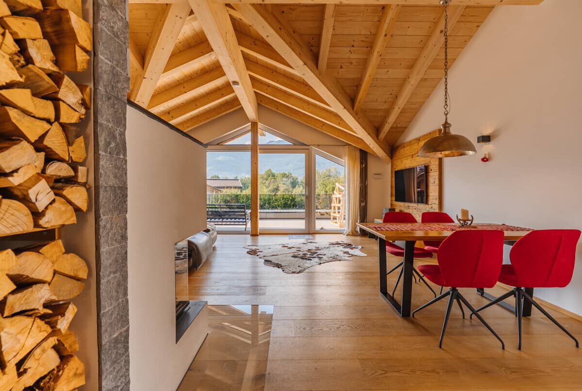 Penthouse with rooftop terrace and fireplace next to the golf course
