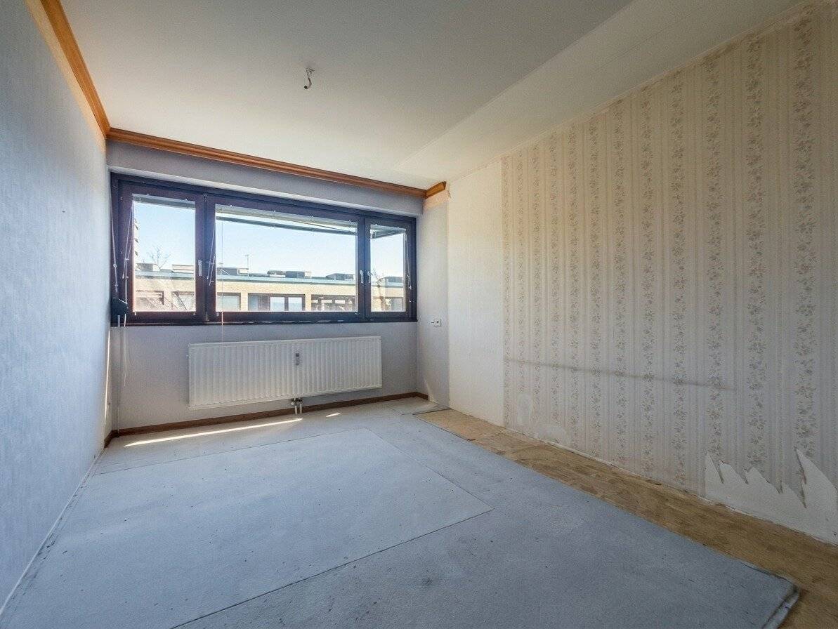2 Room Apartment with Loggia and Green View