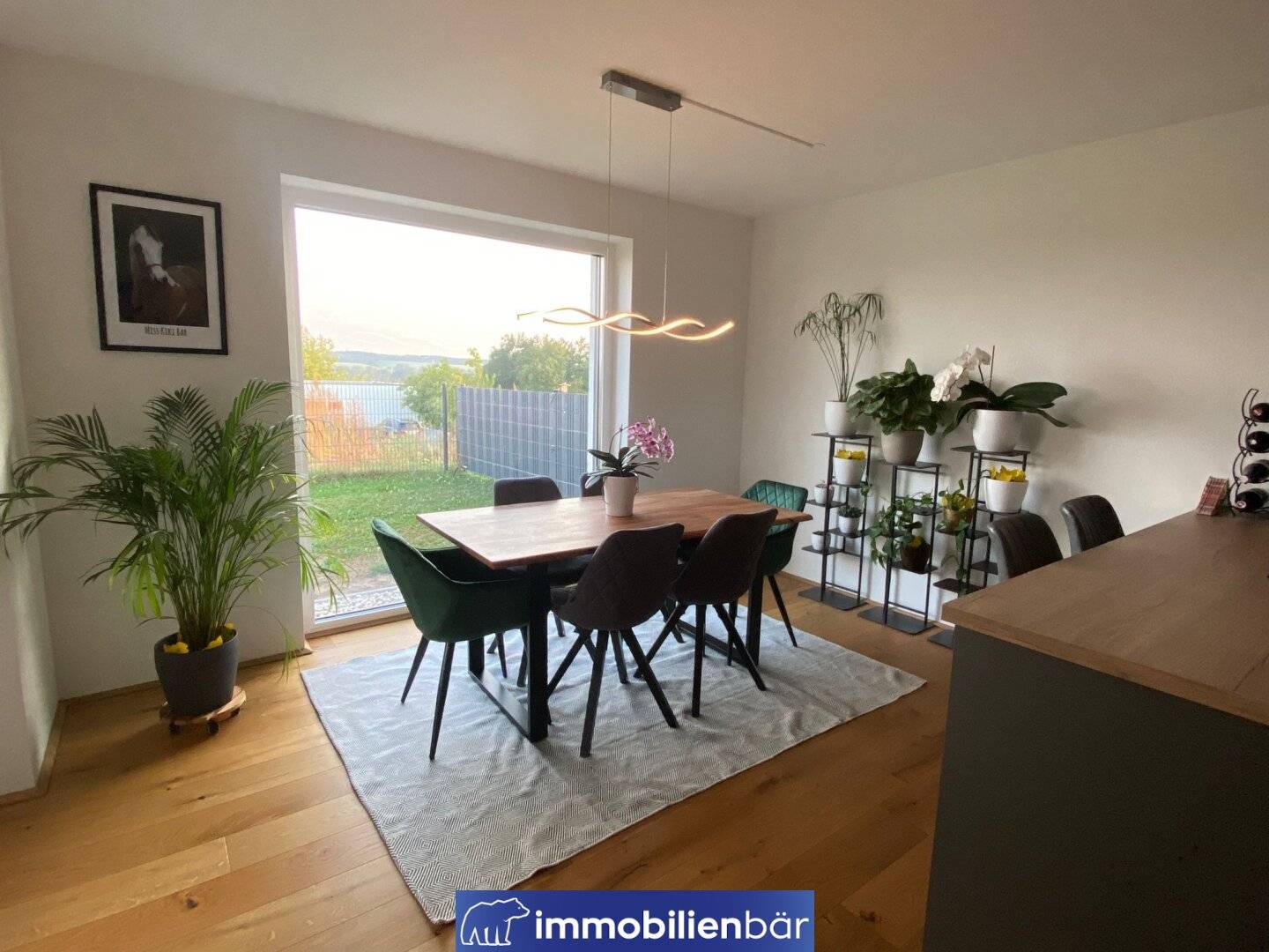 Bright garden apartment with south terrace and panoramic view
