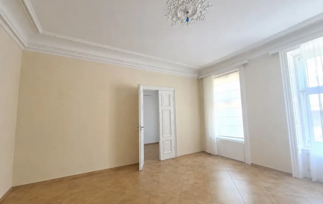 Palais Office with Opera View in Central Vienna