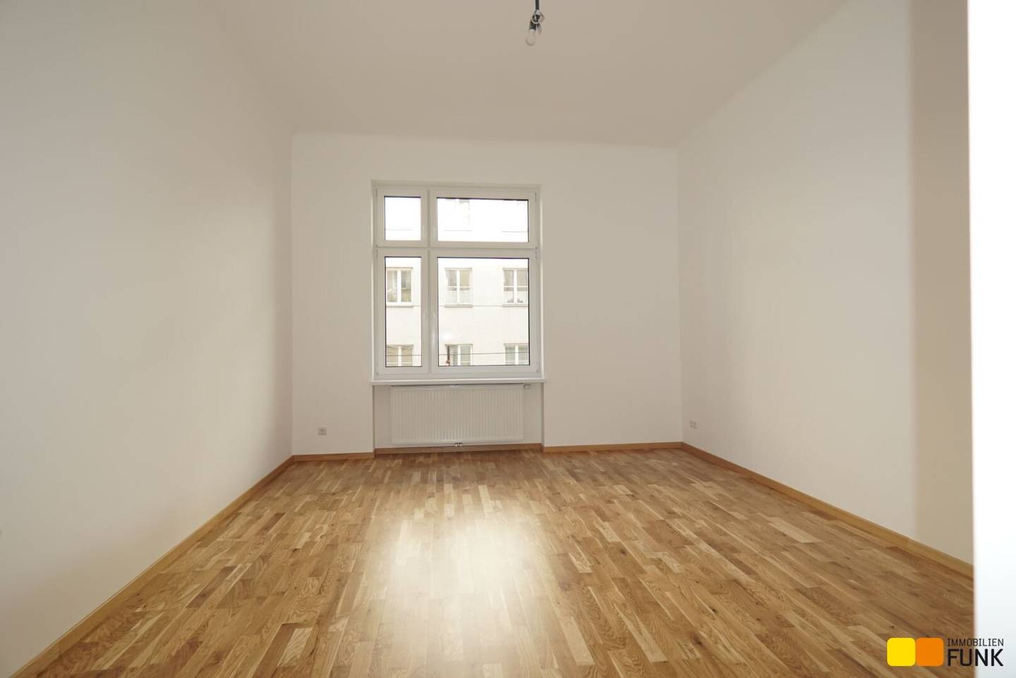 Renovated period apartment with balcony near Prater
