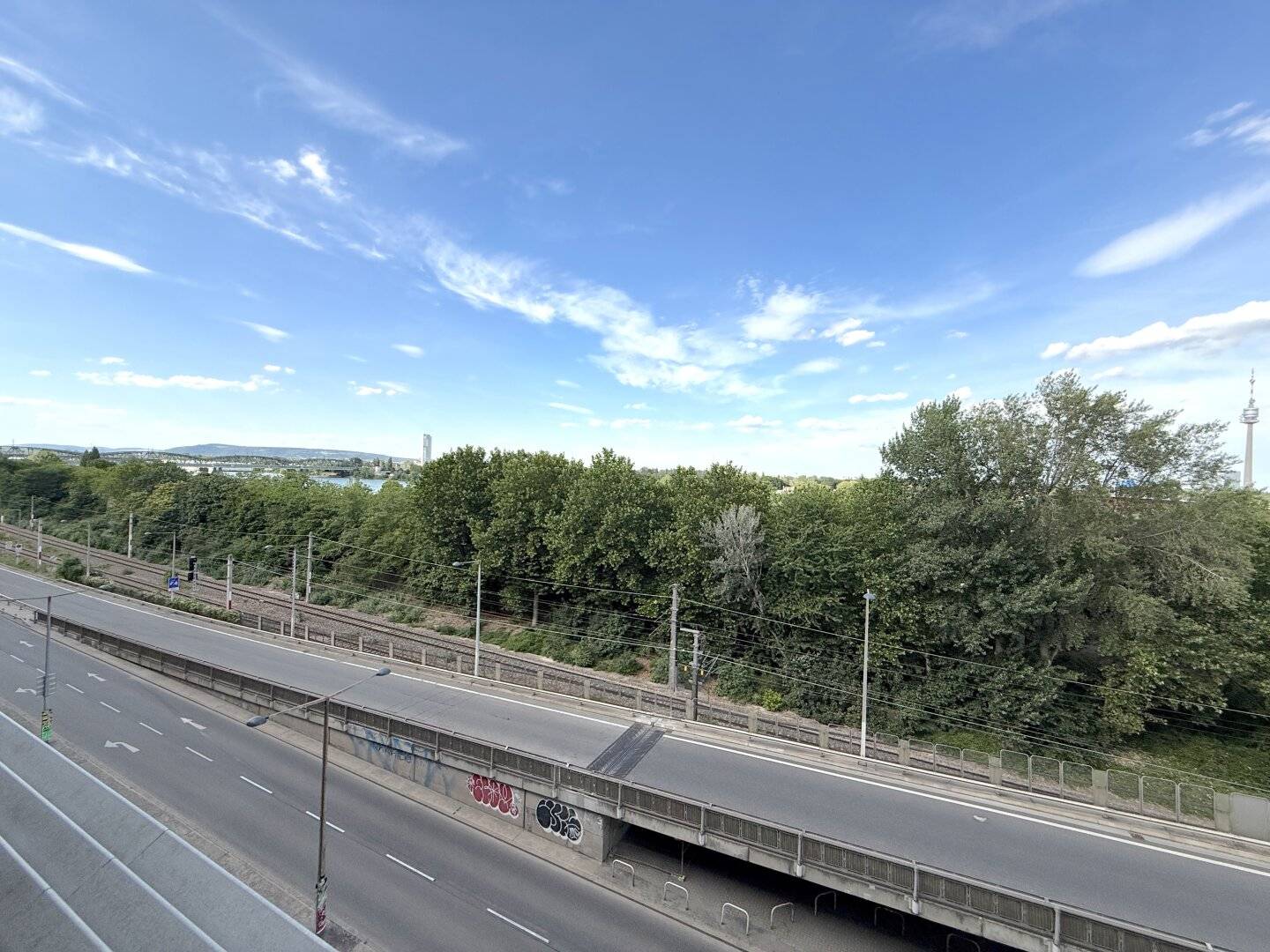 Charming 2-room apartment directly on the Danube
