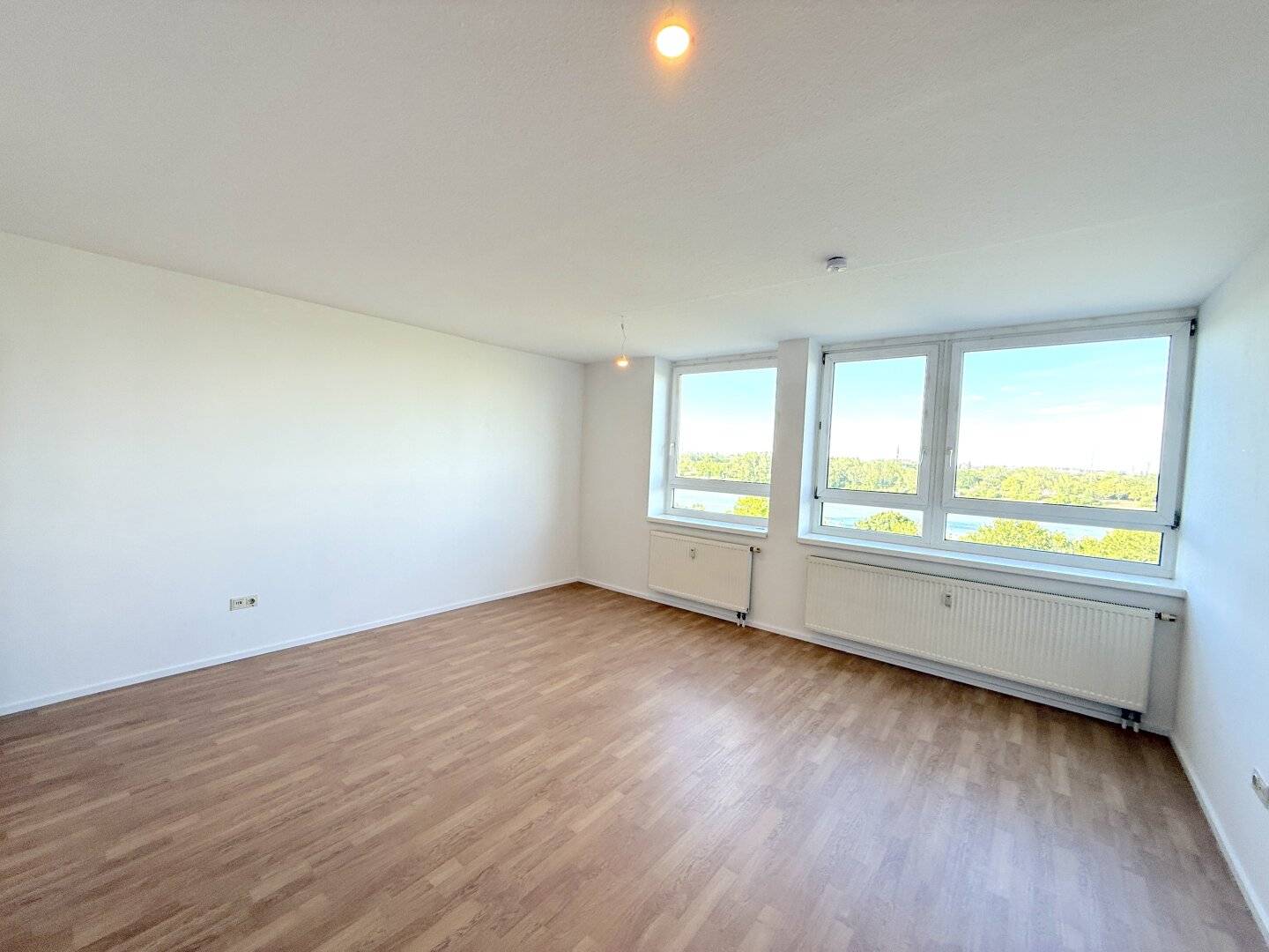 Cozy 2-room apartment directly on the Danube