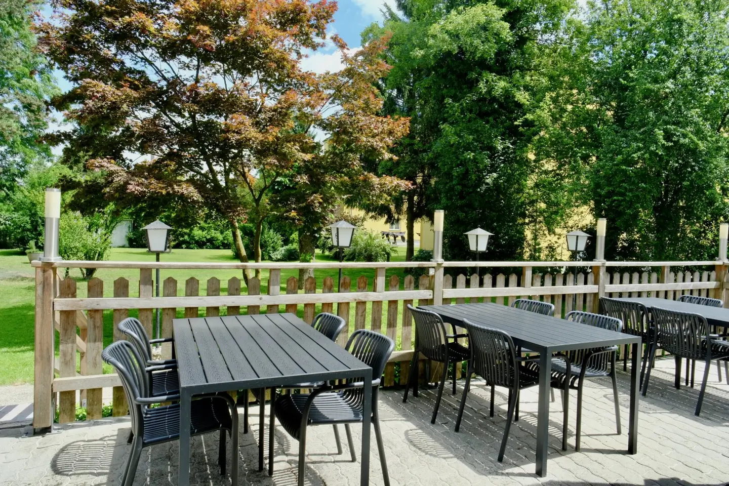 Apartment building with large garden in established urban location