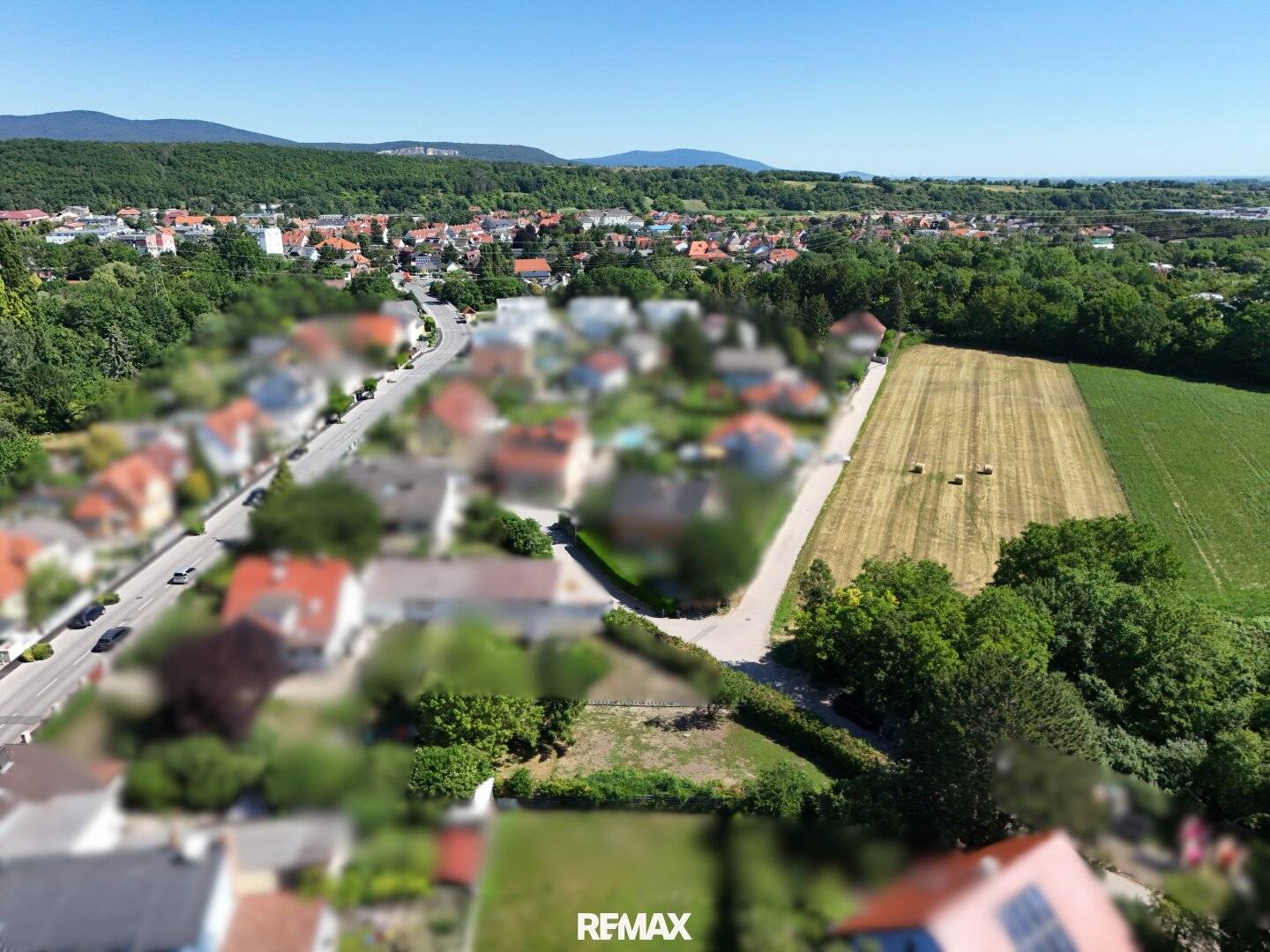 Building plot with green view in quiet location