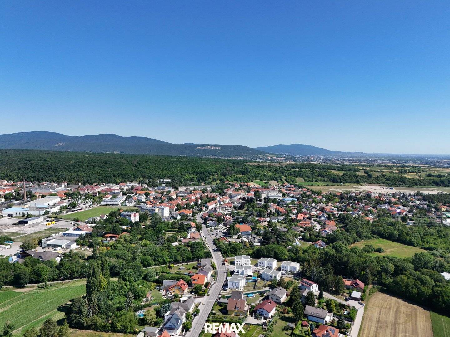 Building plot with green view in quiet location