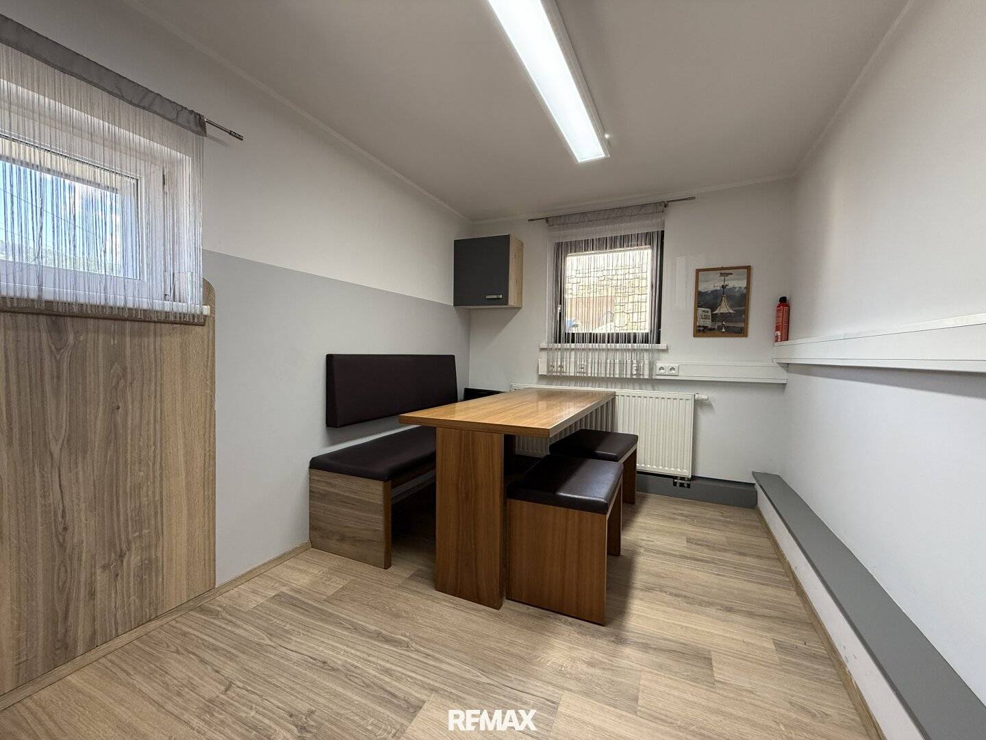 Gewerbeeinheit mit Werkstatt und Büro