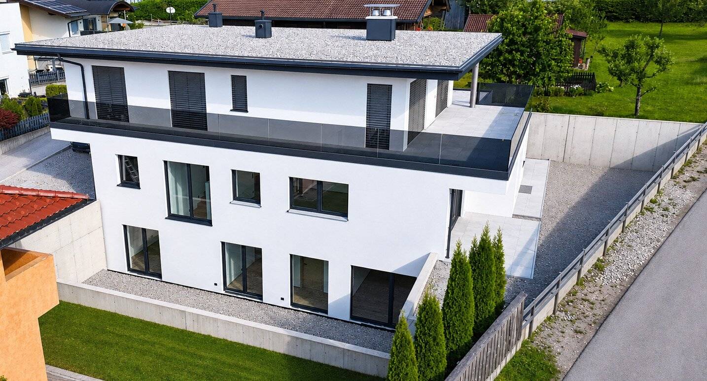 Neubau Doppelhaushälfte mit Garten und Terrassen in sonniger Ruhelage