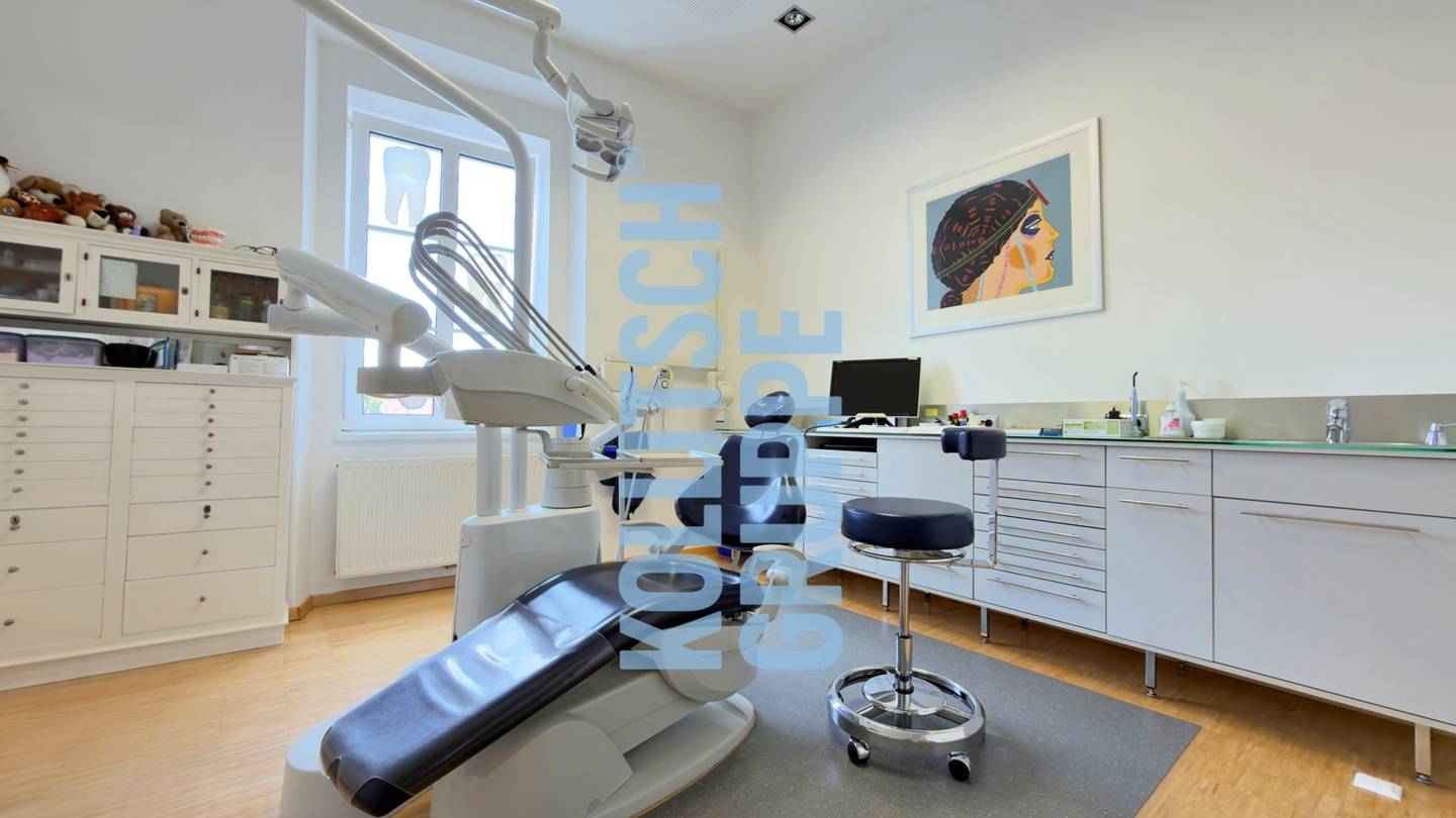 Dental practice with reception area and X-ray room in central location
