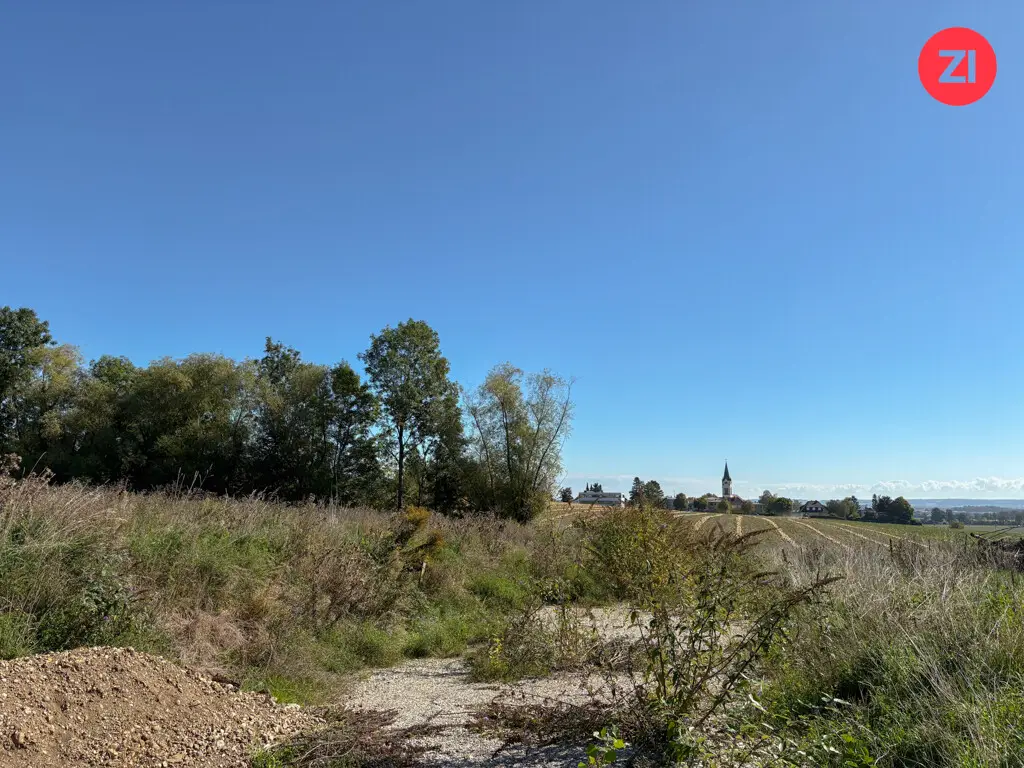 Sunny building plots in a peaceful setting