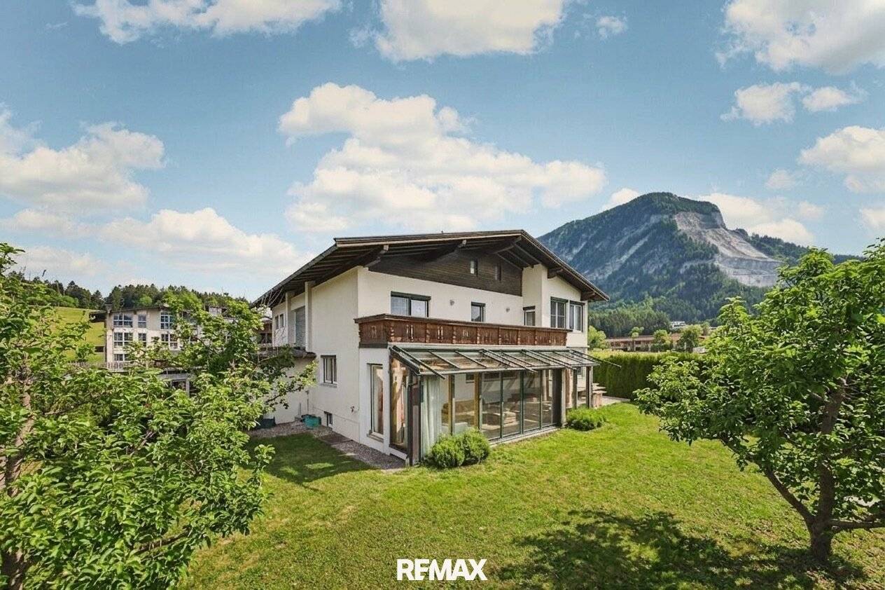 Mehrfamilienhaus mit Garten Terrasse und Sauna in sonniger Lage