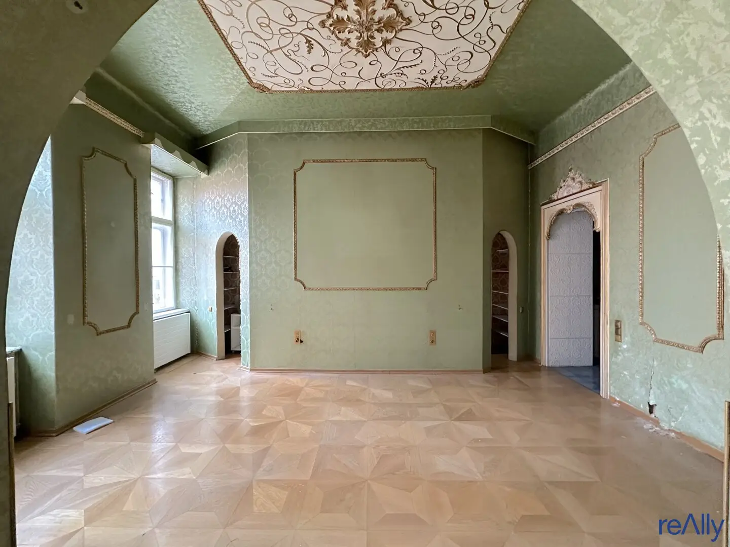 TOPLAGE IM 7. BEZIRK | 147 m² ALTBAUJUWEL NAHE MARIAHILFER STRASSE &amp; NEUBAUGASSE