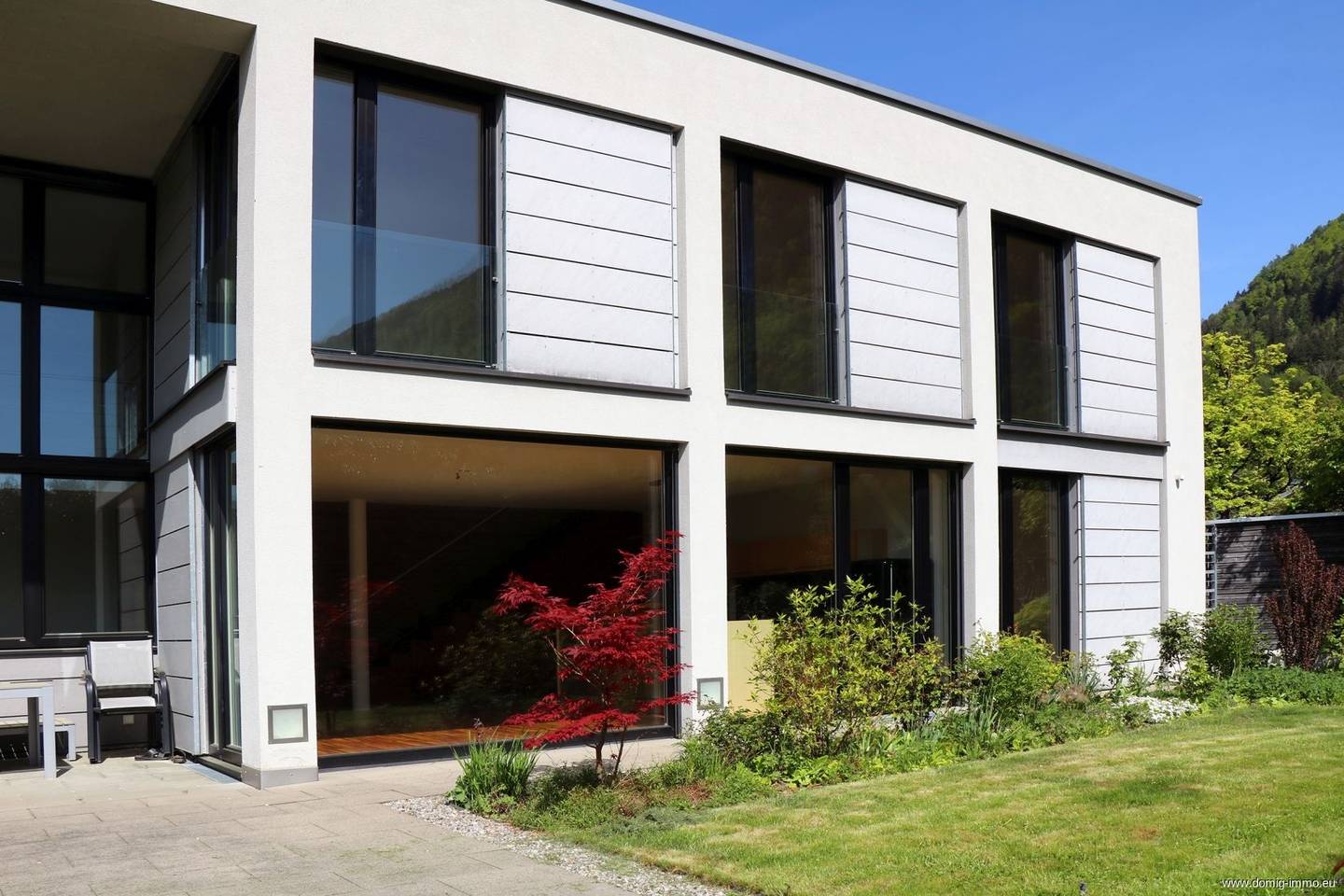 Villa mit Garten und unverbaubarem Blick