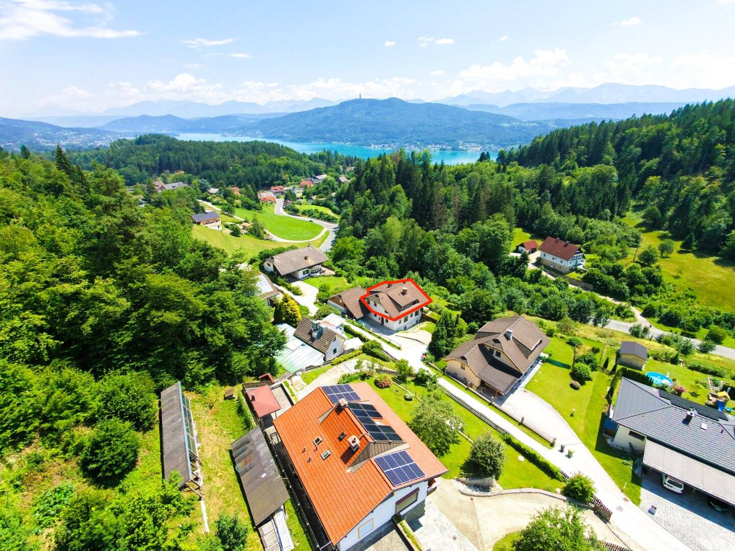 Holiday apartment with sunny balcony and parquet flooring in peaceful natural setting