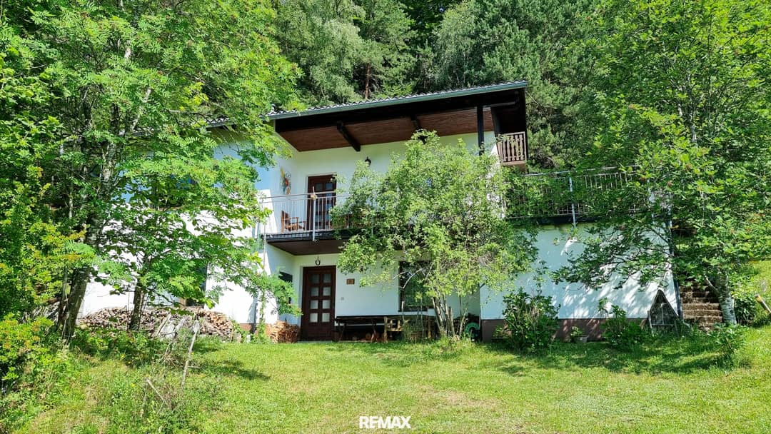 Ruhiges Ferienhaus mit Terrasse und Waldgrundstück
