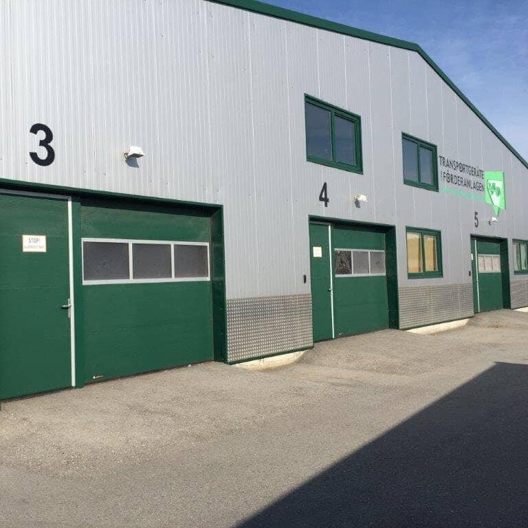 Warehouse with sectional door in Brunn am Gebirge