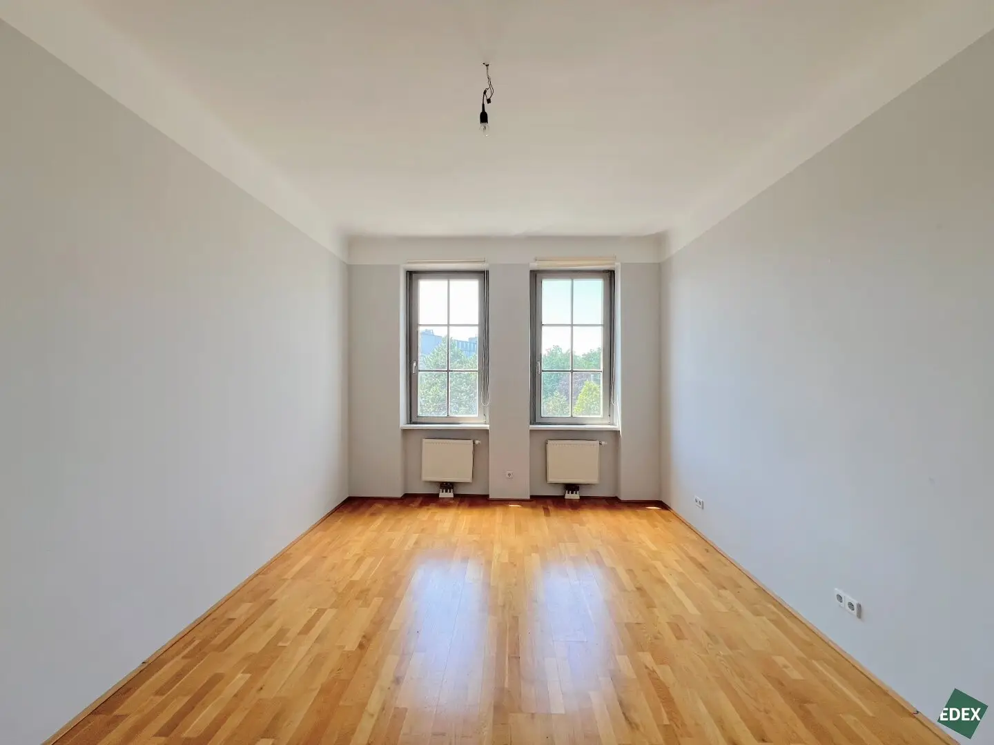 Living with old building charm 57 m² near S-Bahn Hernals