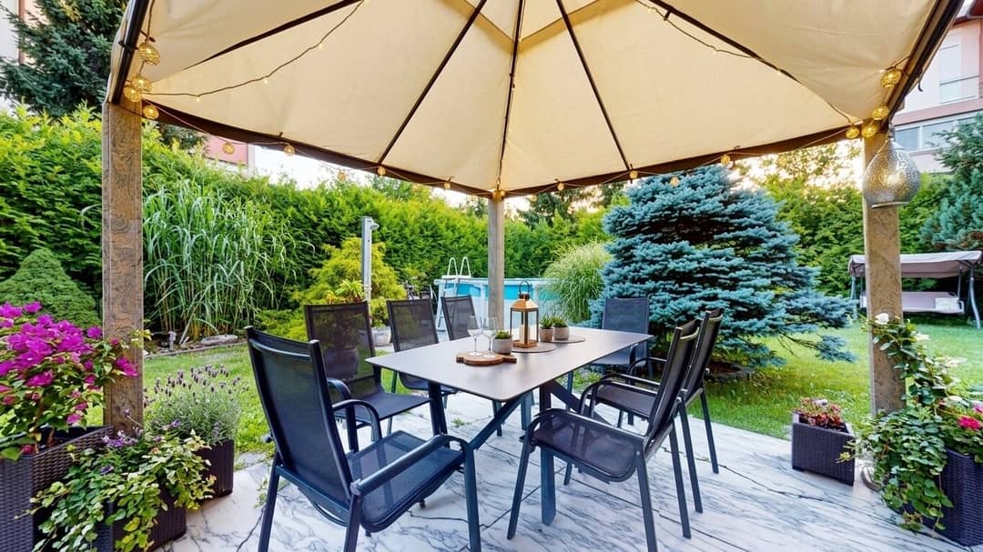 Wohnung mit Eigengarten Pool und Tiefgarage in Viktring