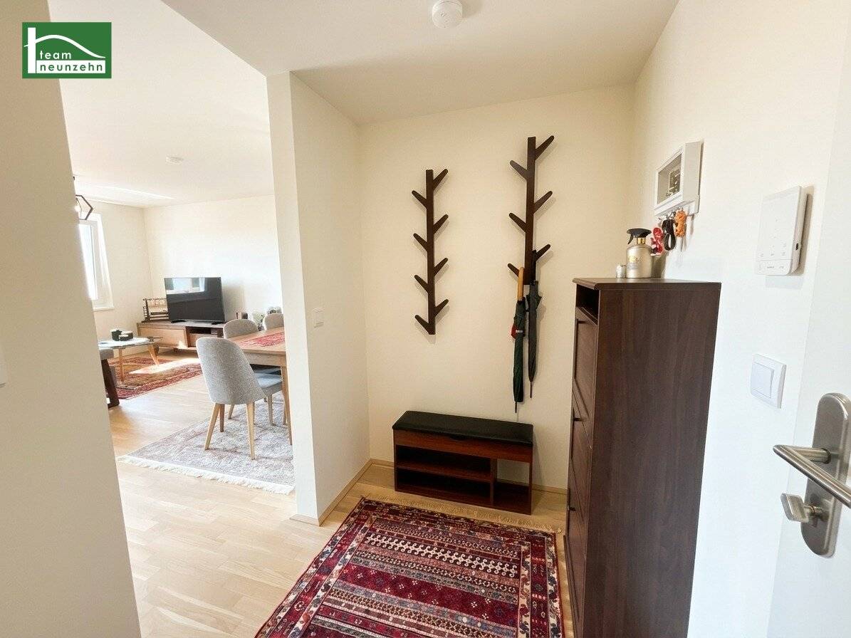 Bright apartment with balcony near Badeteich Hirschstetten