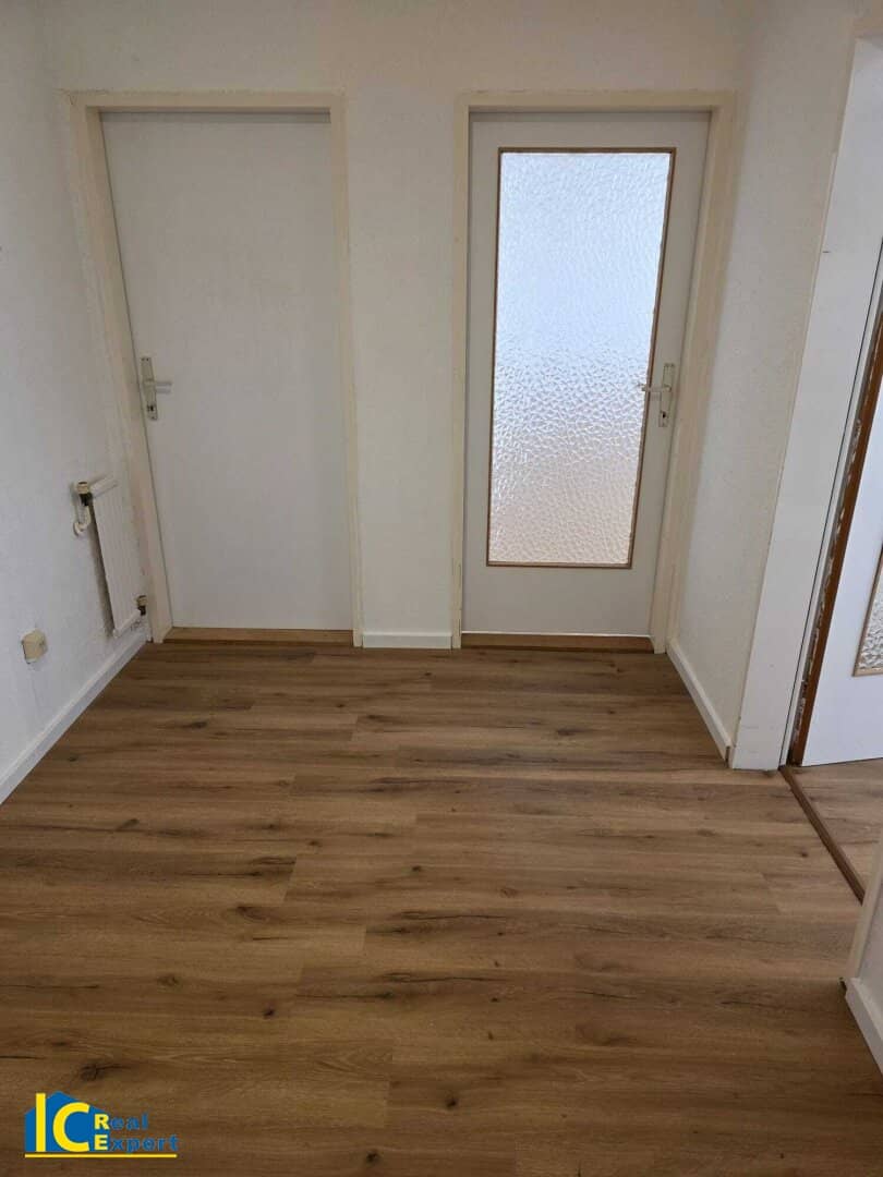 Central 3 Room Apartment with Parking Space in Wiener Neustadt