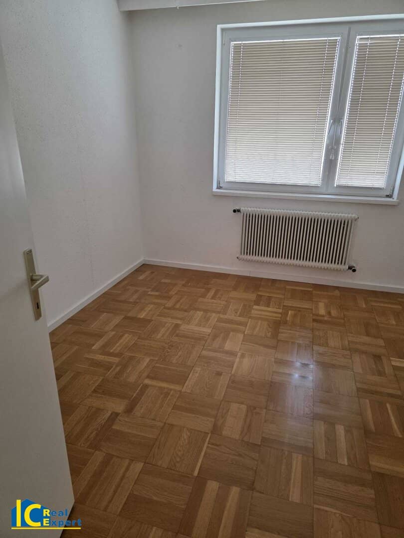 Central 3 Room Apartment with Parking Space in Wiener Neustadt