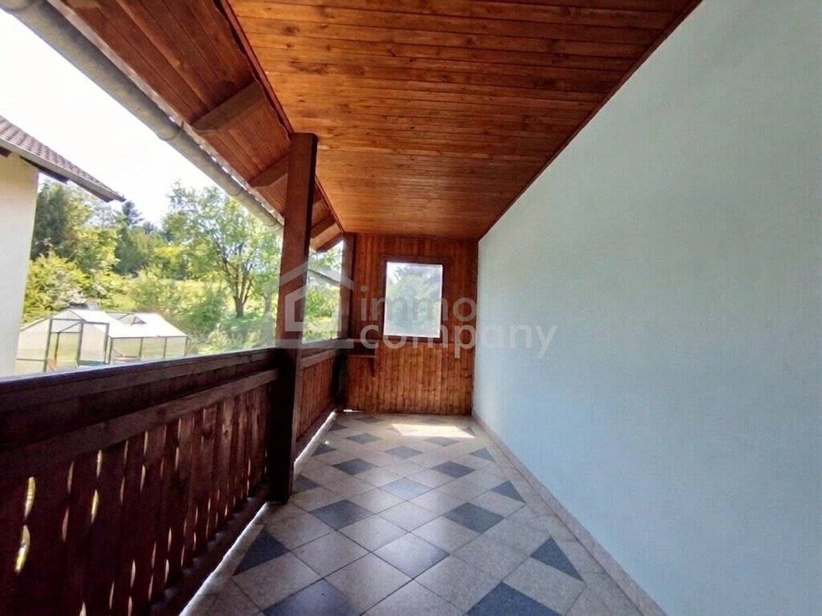 Einfamilienhaus mit Pool Garten und Garage in Steinbrunn
