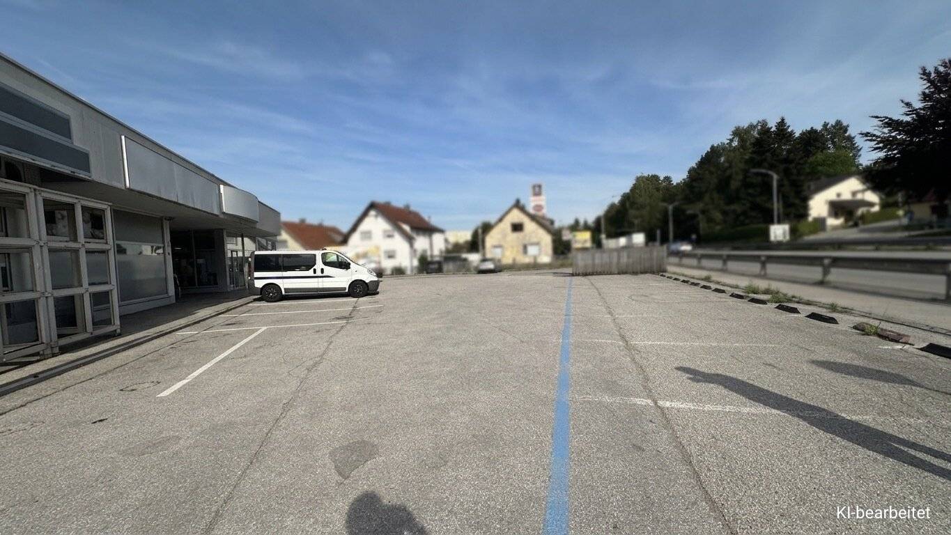 Verkaufsfläche mit Stellplätzen und Wärmepumpenheizung