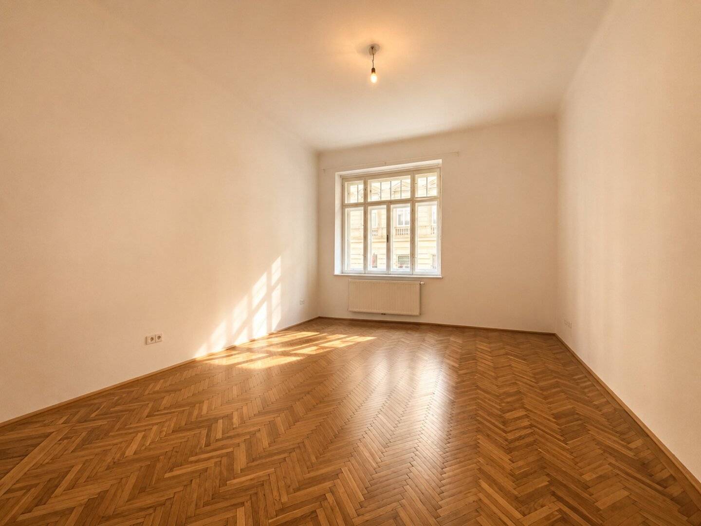Charmante Altbauwohnung mit hoher Decke und separater Küche