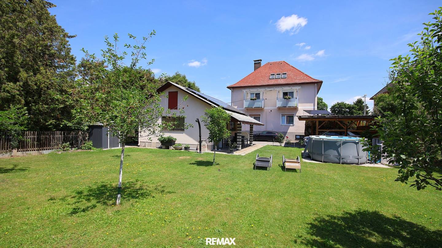 Mehrfamilienhaus mit Garten Pool und Garage