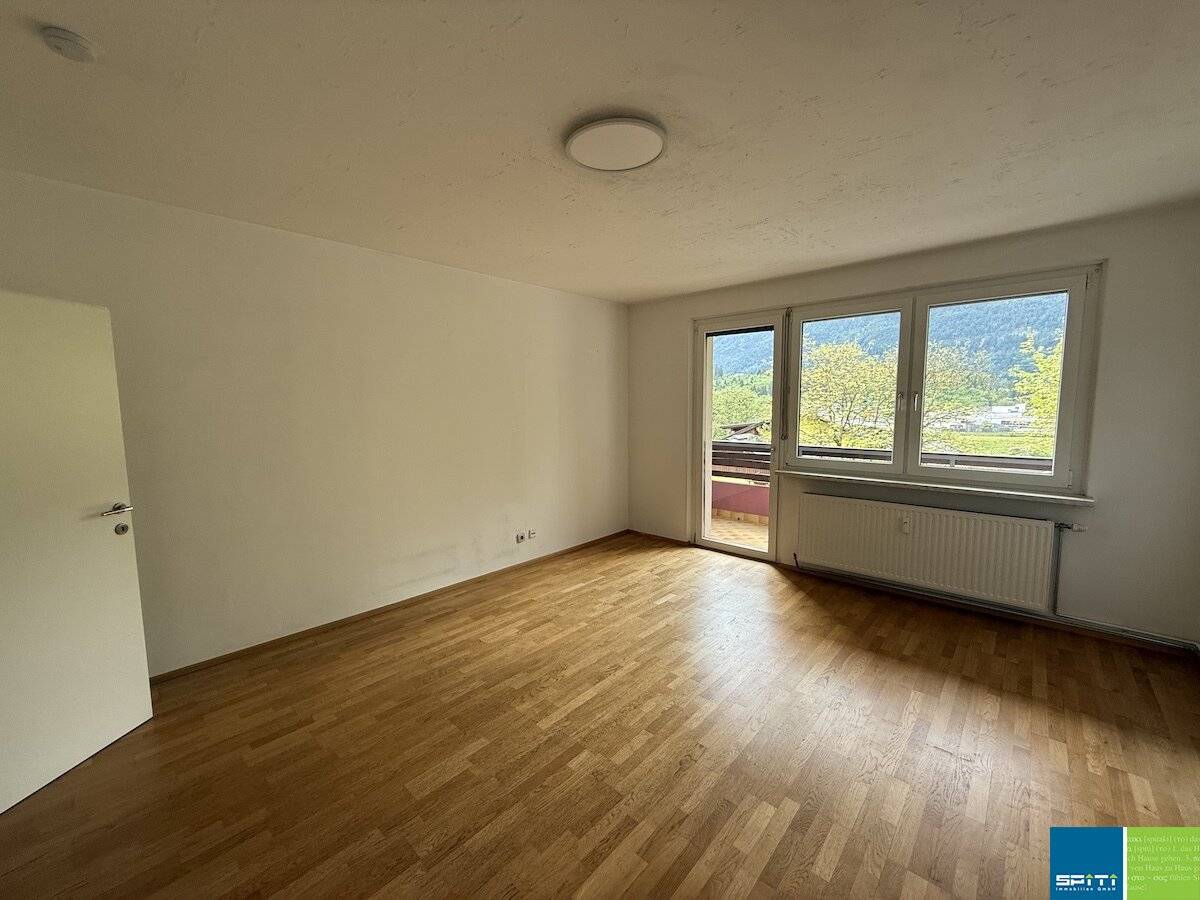 Bright 3-room apartment with loggia and parking in Hermagor