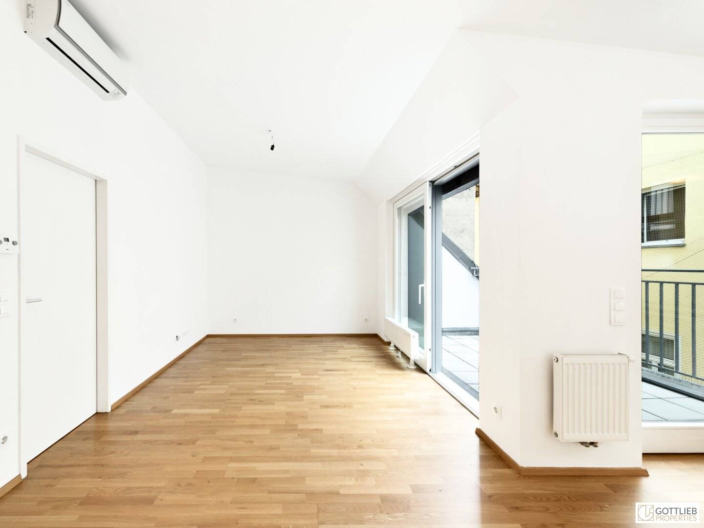 Helles Dachgeschoss mit zwei Terrassen in Innenhoflage