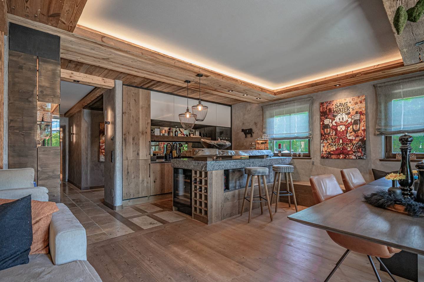 Ground floor apartment with south and west terraces in sunny location