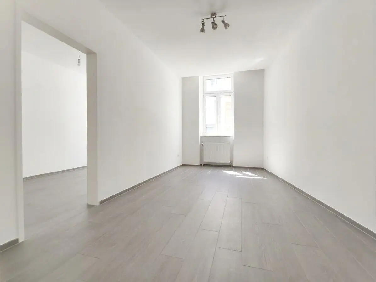 Saniertes Altbauwohnung mit Küche und Kellerabteil