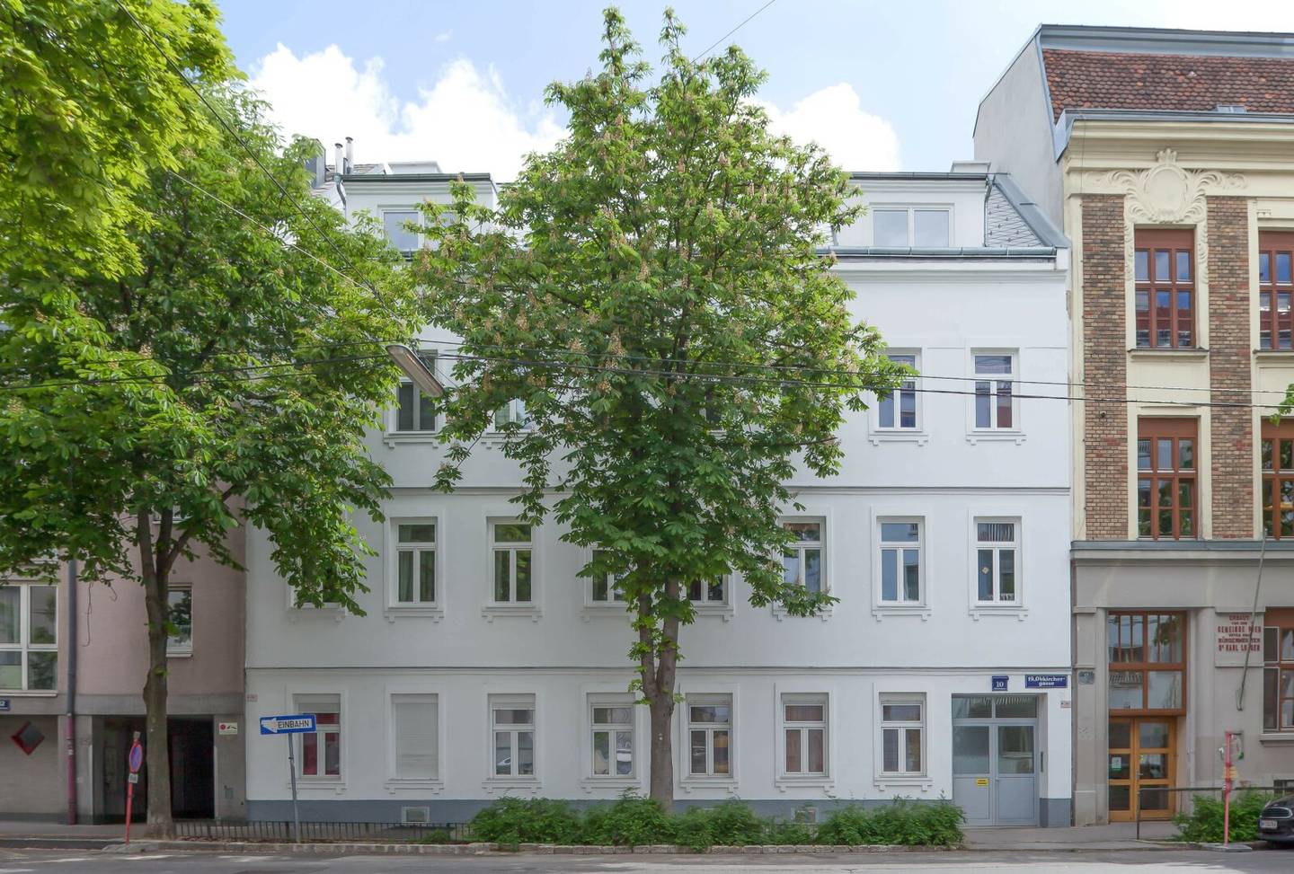 Charmante Altbauwohnung mit Parkett und Balkon am Obkirchermarkt