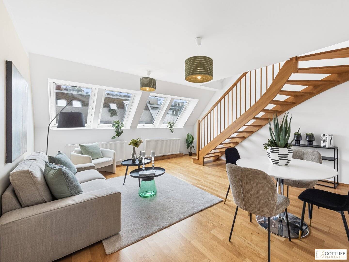 Sonnendurchflutete Dachgeschosswohnung im Servitenviertel